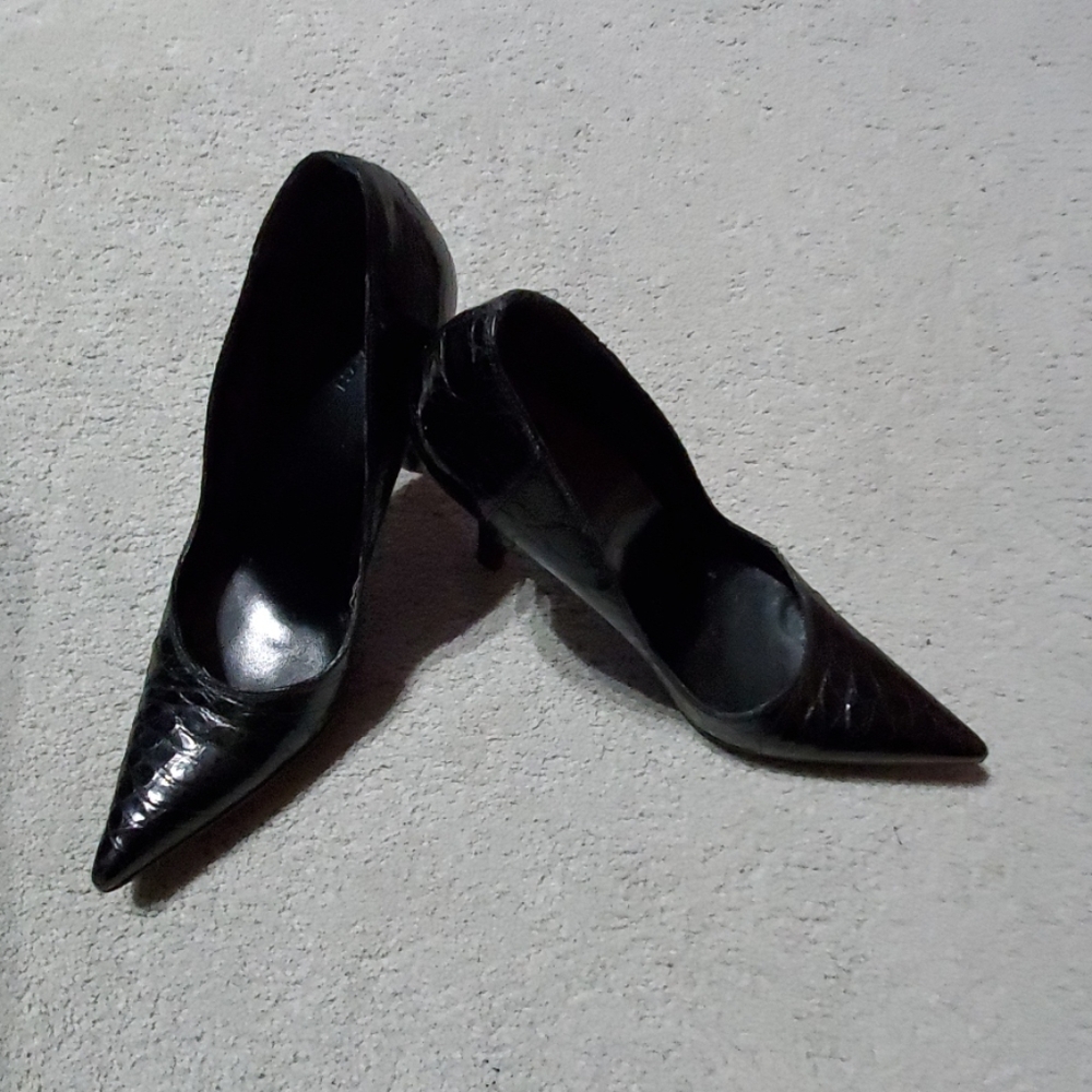 Black Gucci Pumps